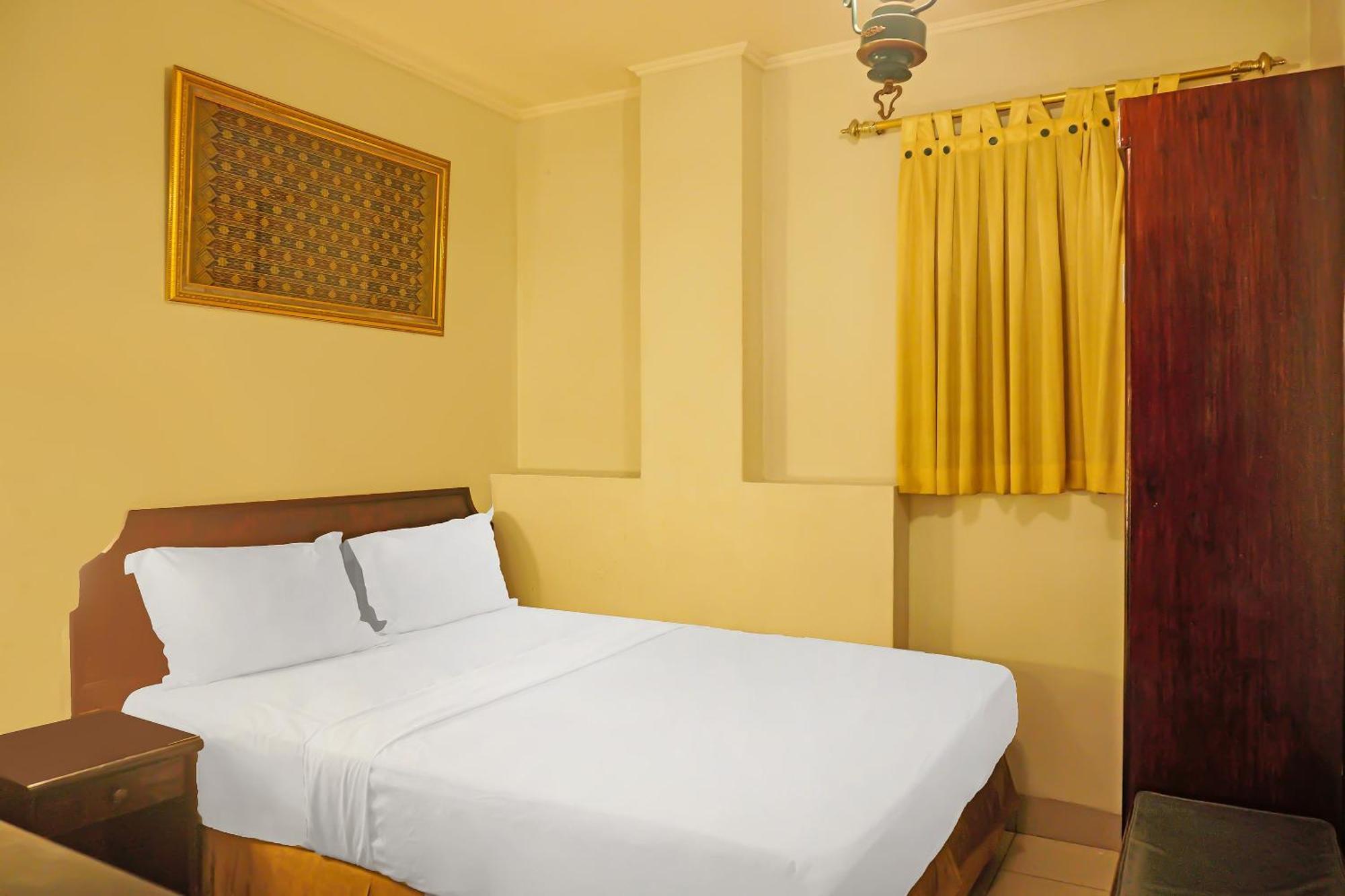 Super Oyo Collection O 92690 Hotel Limas Palembang Buitenkant foto