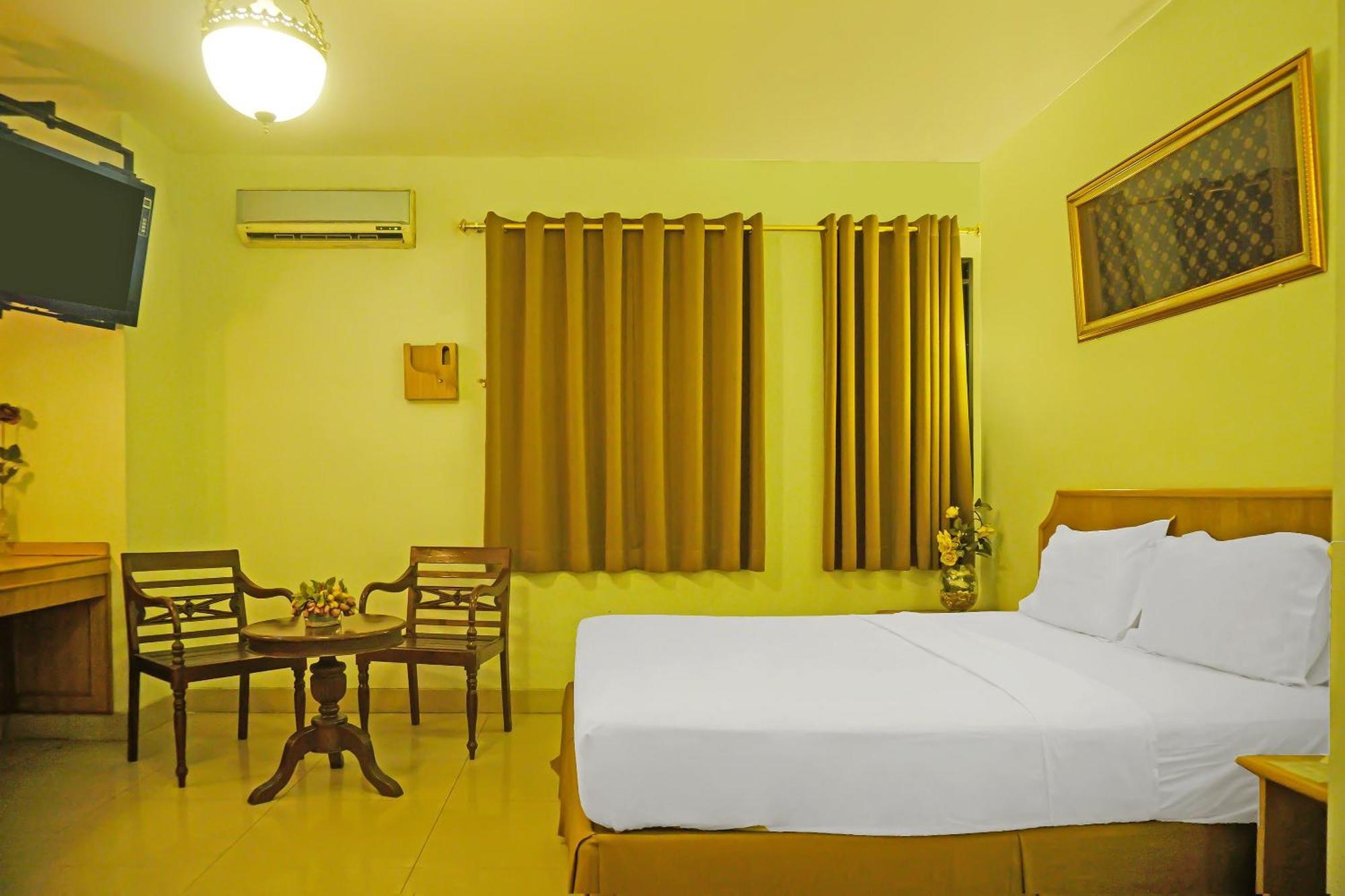 Super Oyo Collection O 92690 Hotel Limas Palembang Buitenkant foto