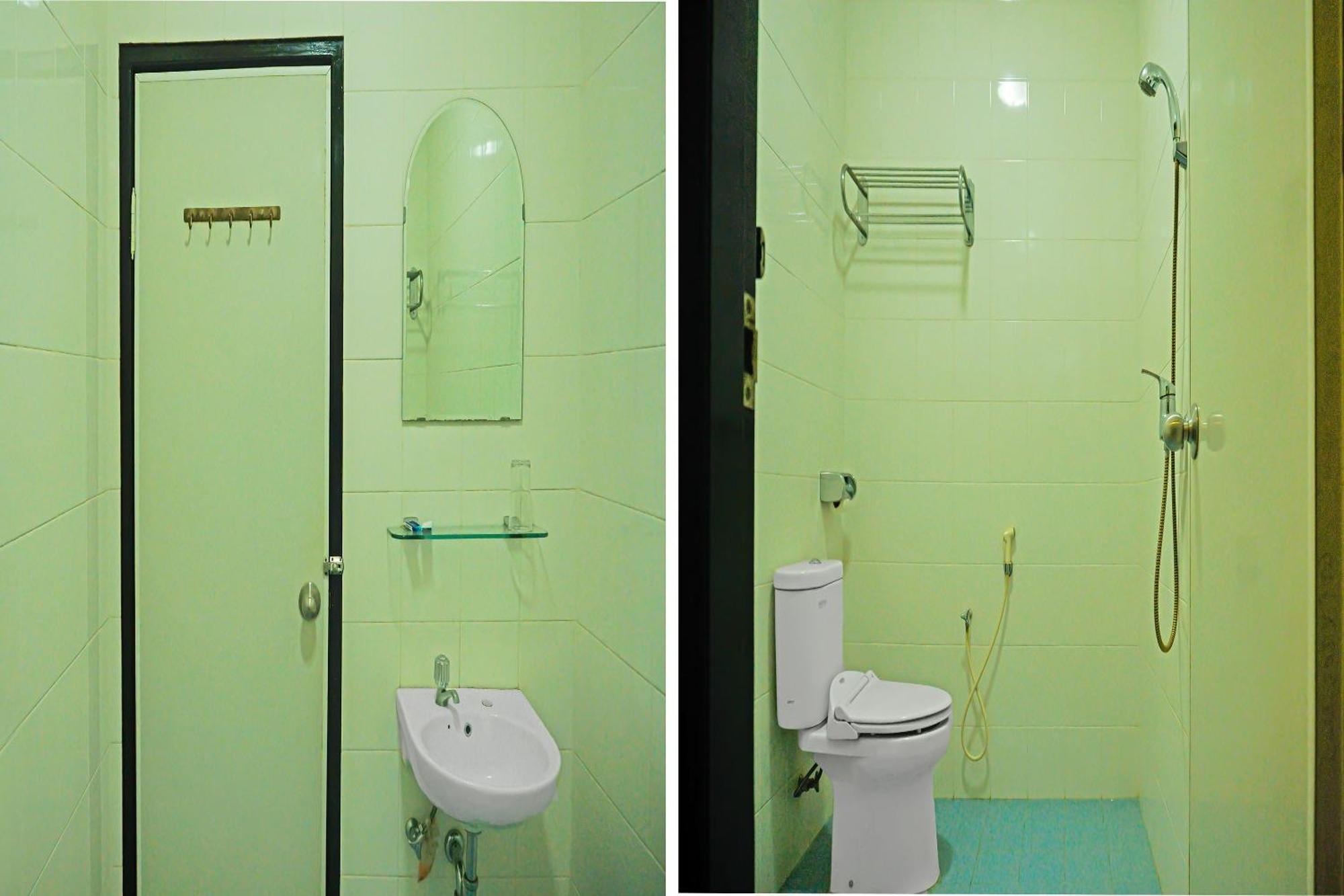 Super Oyo Collection O 92690 Hotel Limas Palembang Buitenkant foto