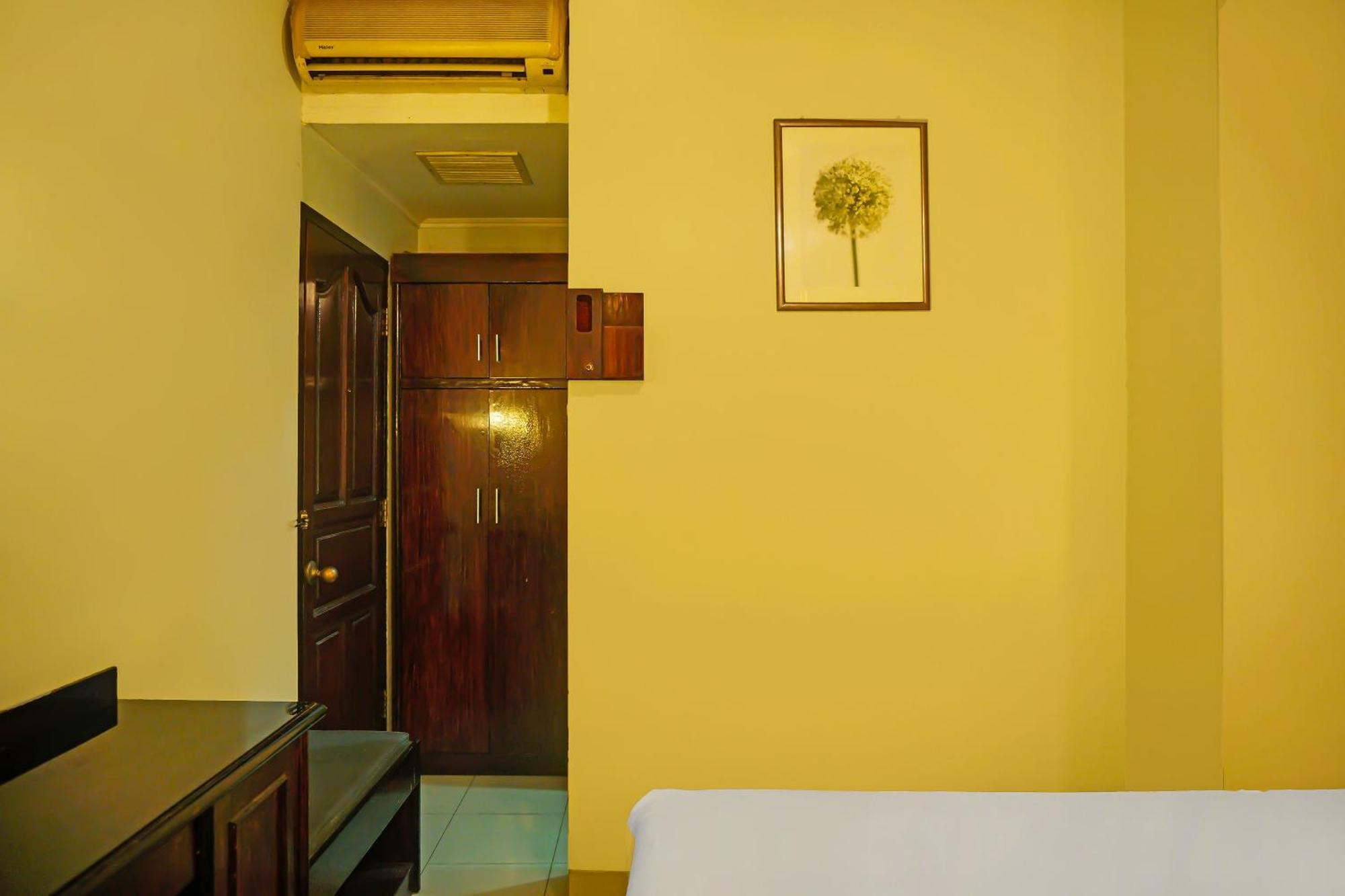 Super Oyo Collection O 92690 Hotel Limas Palembang Buitenkant foto