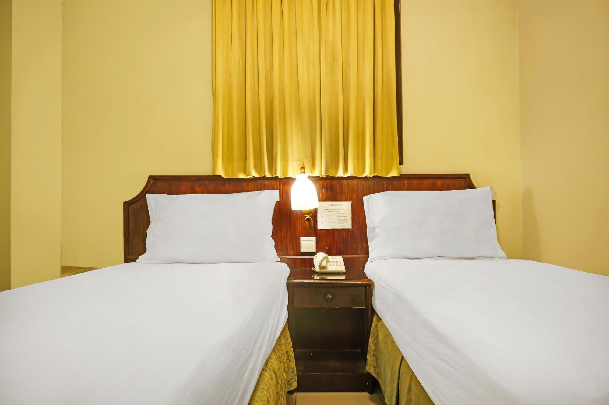 Super Oyo Collection O 92690 Hotel Limas Palembang Buitenkant foto